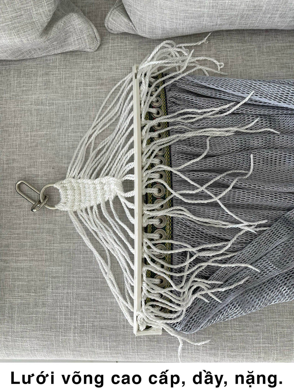 Generic Truong Tho hammock long length highlights generous relaxing space outdoors.