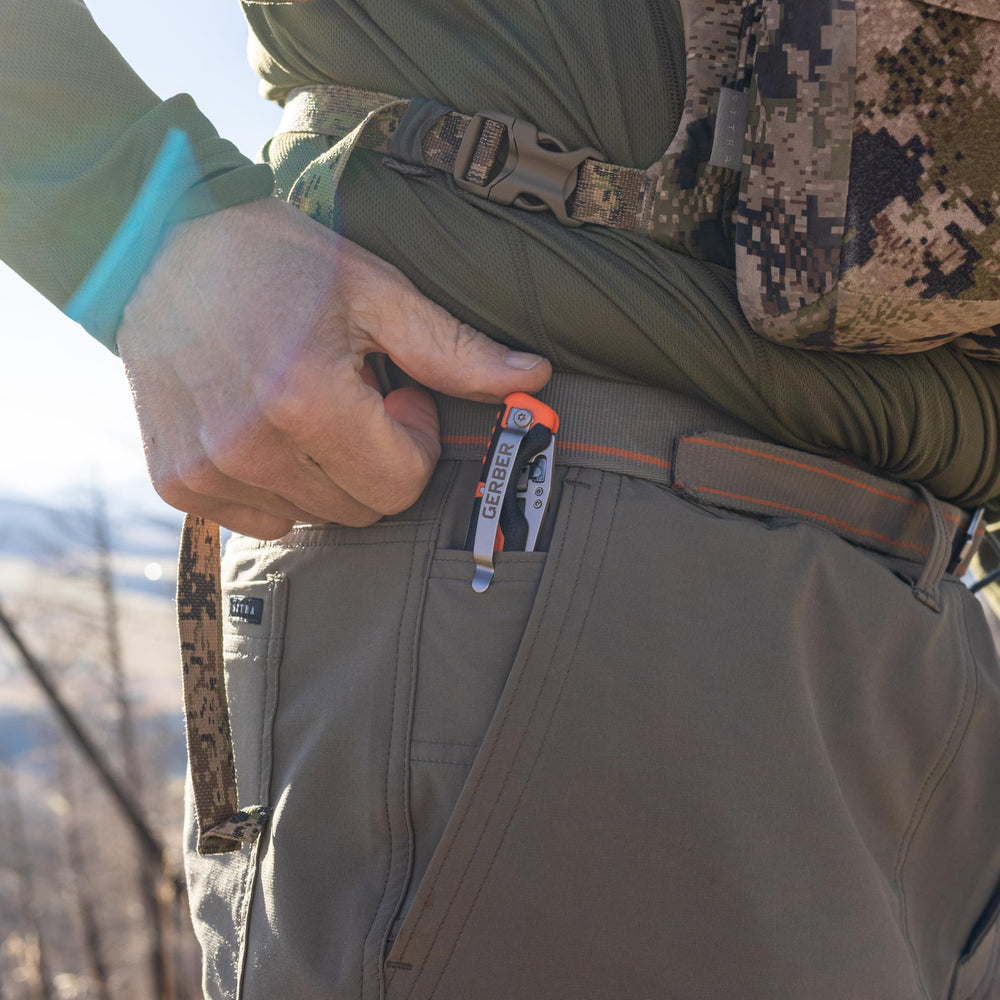 Gerber Vital Pocket Knife includes six replacement blades for extended trips.