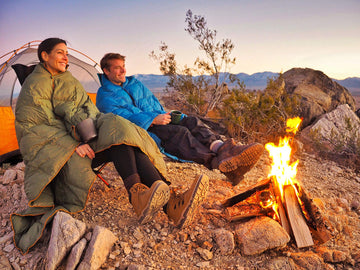 Get Out Gear Double Puffy blanket color gray burgundy adds outdoor style.