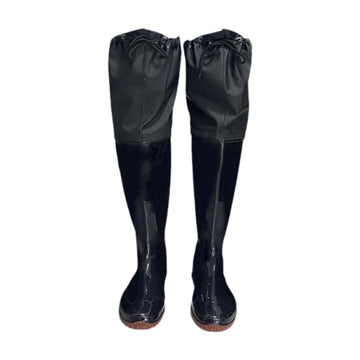 Getuse durable waders offer practical protection for farming tasks.