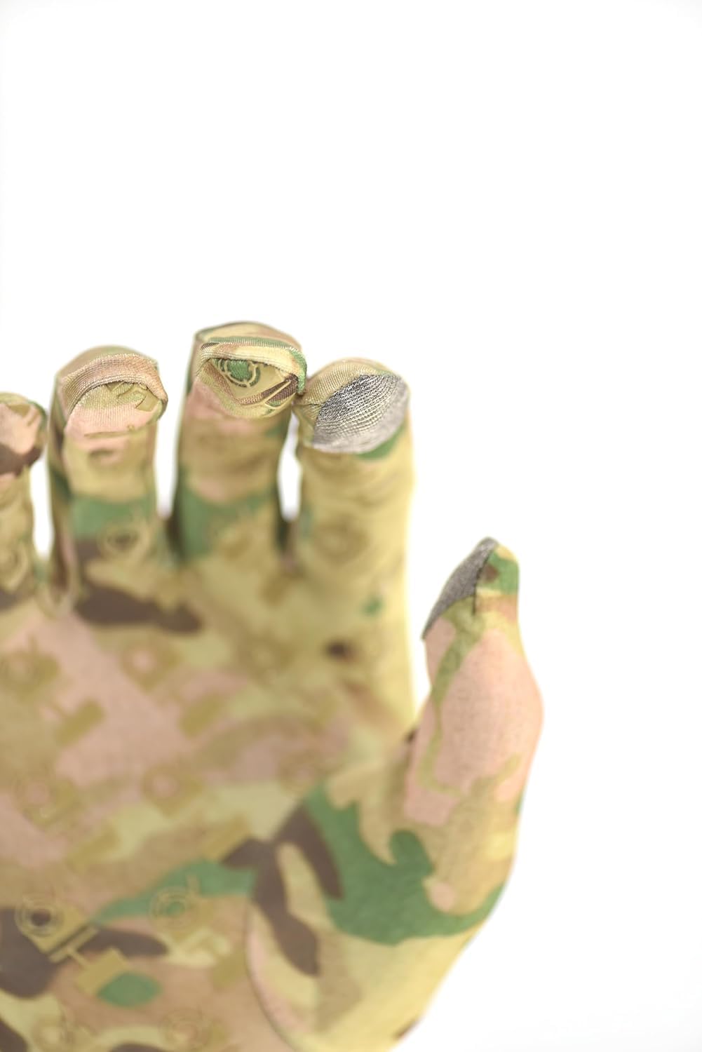 PRYM1 camouflage pattern on gloves