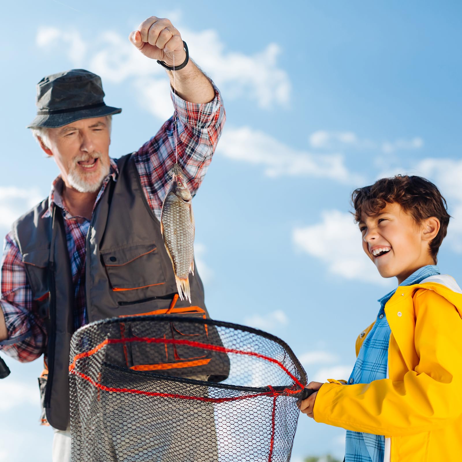 Gift-ready fly tying kit for anglers