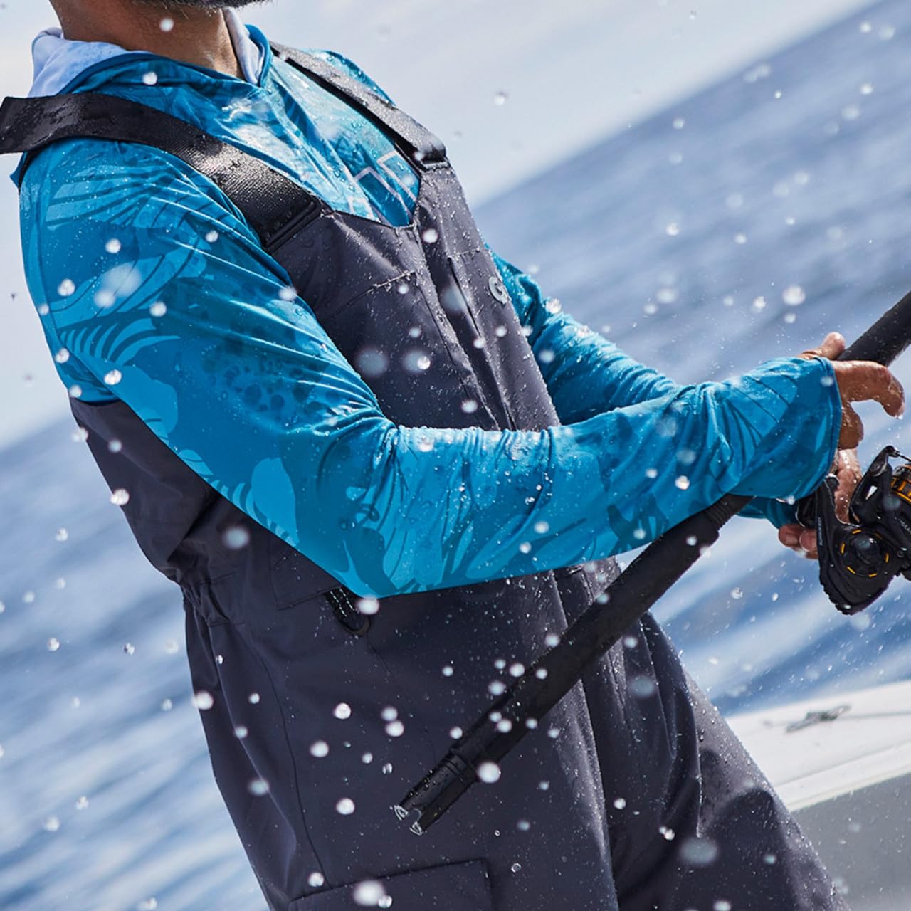 Gill Aspect Bib Shadow XXL multiple pockets for secure gear and easy reach.
