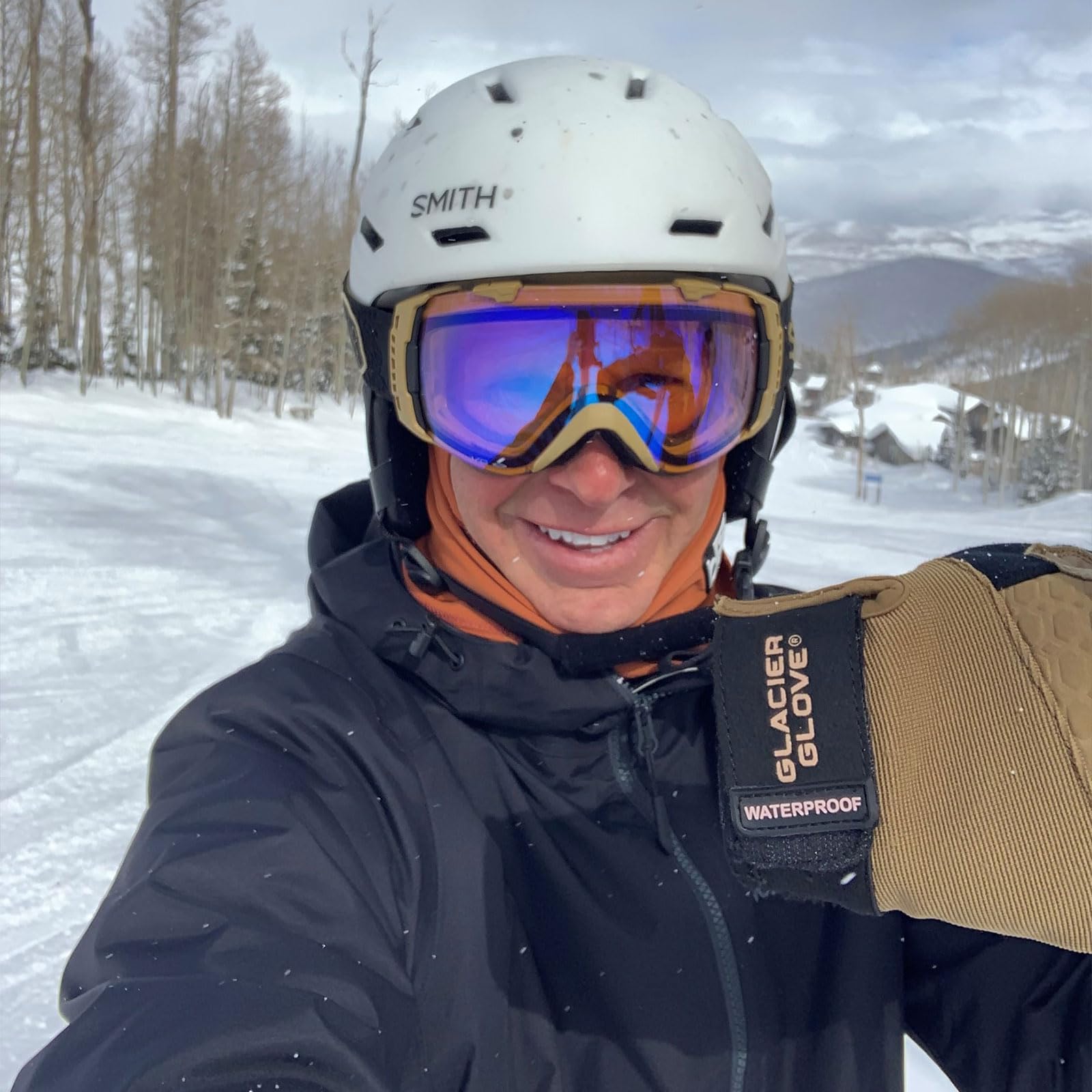 Glacier Glove Alaska Pro touchscreen compatibility lets you use devices without removing gloves.