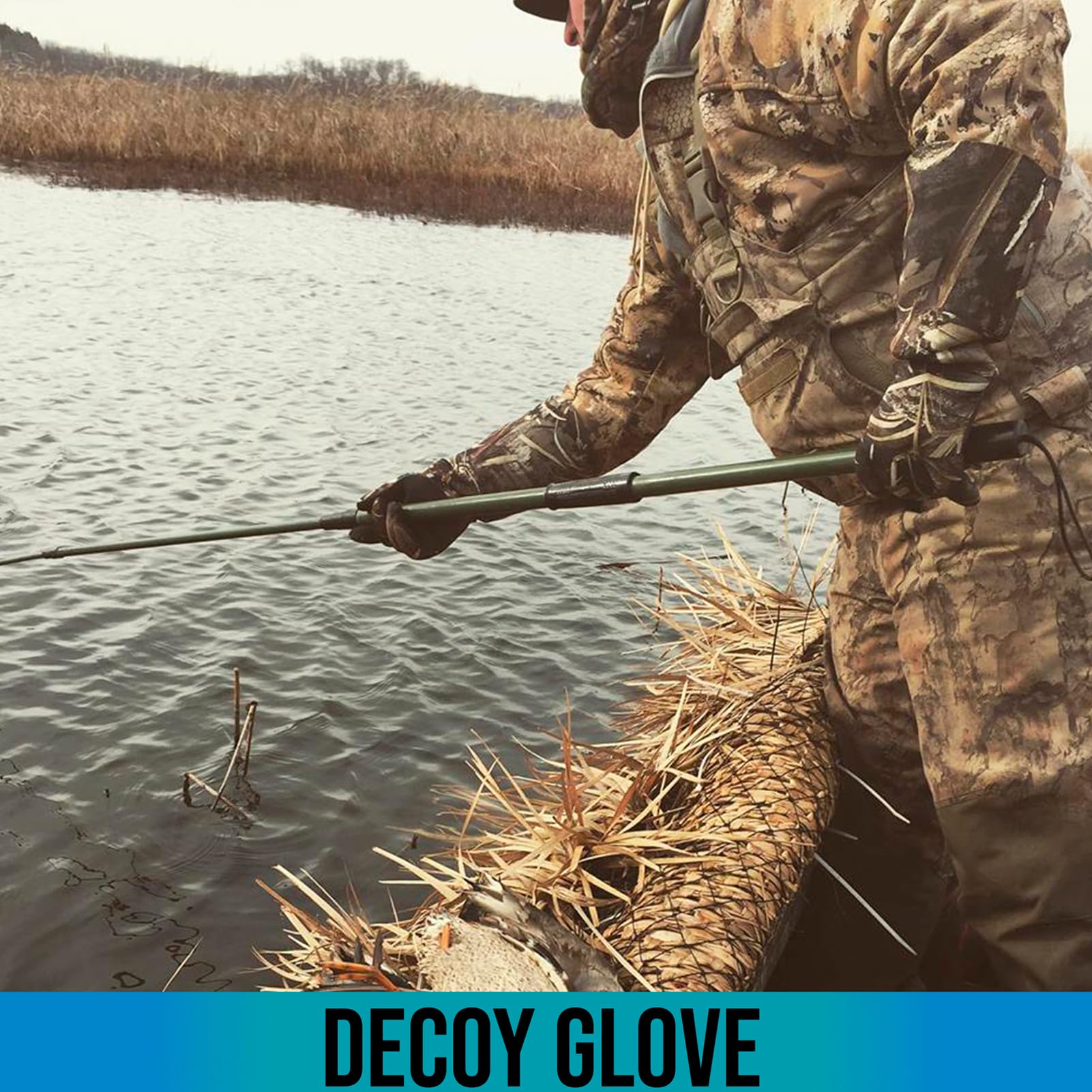 Overview of features: waterproof shell, fleece lining, elbow-length cuff
