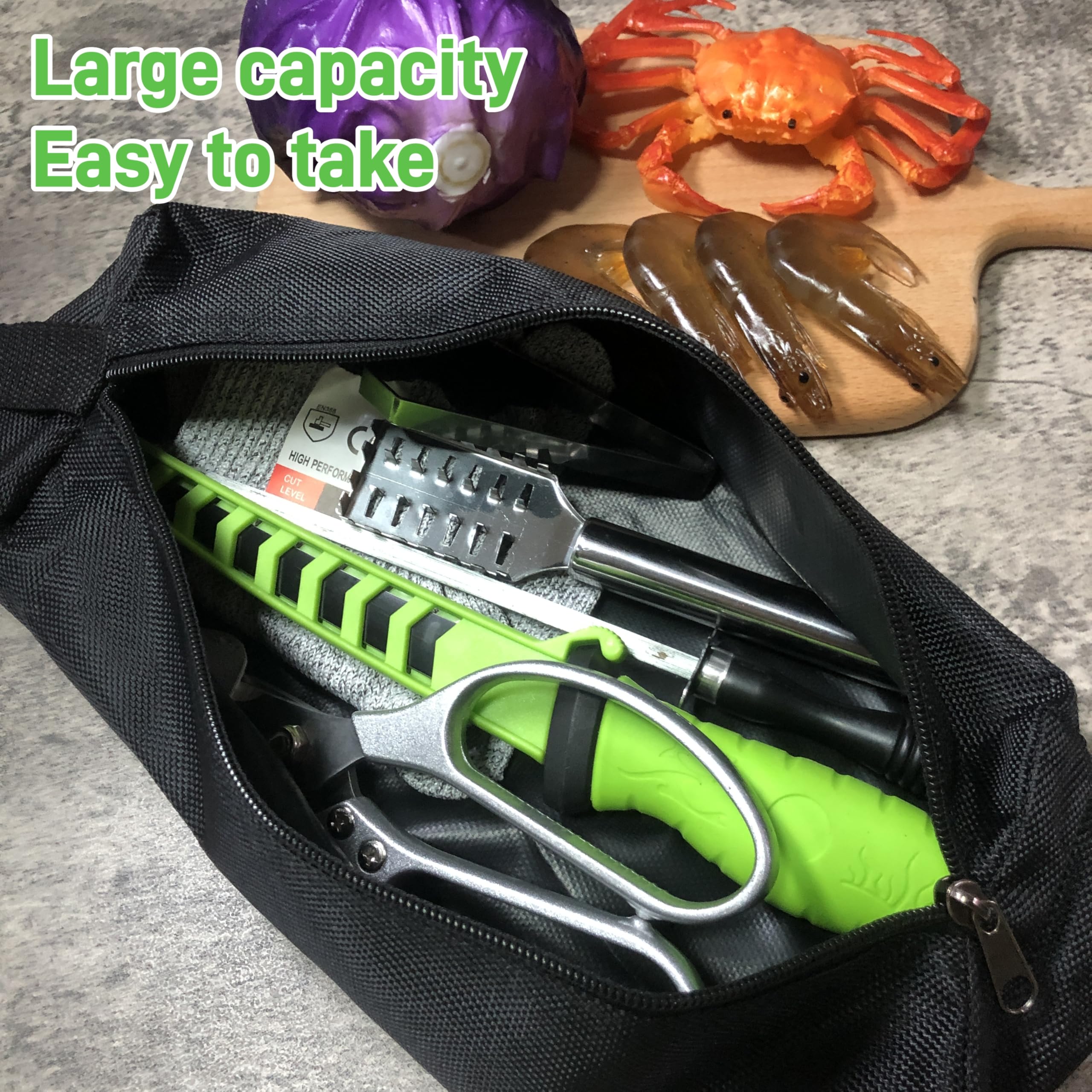 Gloves and storage bag included in the green fishing kit