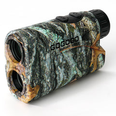 Gogogo Sport Vpro rangefinder camo display closeup shows adaptive red glow for night visibility.