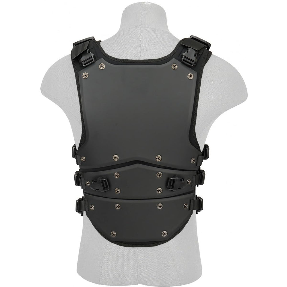 GoldenBall TF3 quick-release cobra buckle shoulder closeup demonstrates rapid strap release.