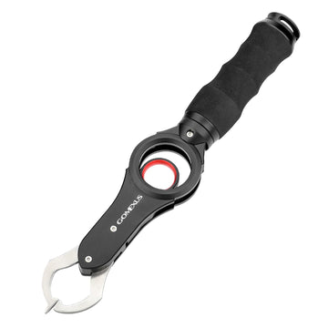 GOMEXUS fish lip gripper front view for easy handling on boats.