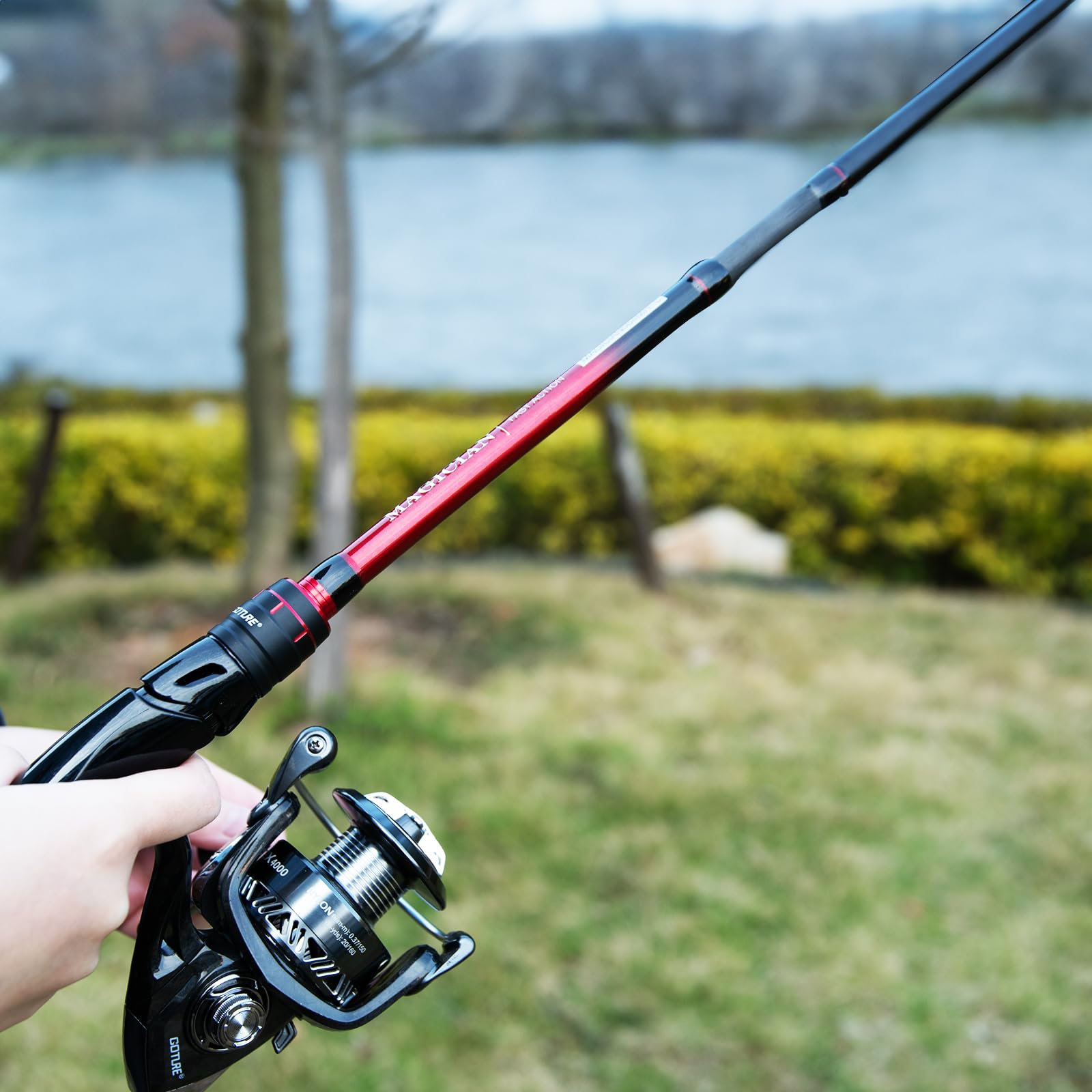 EVA split grip hand area on GOTURE 24T 4-piece rod.