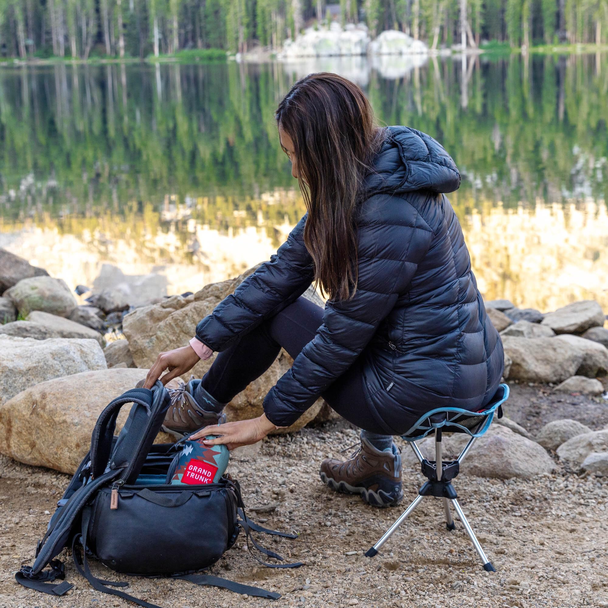 GRAND TRUNK Compass 360° Stool clay red weight capacity up to 260 lbs.