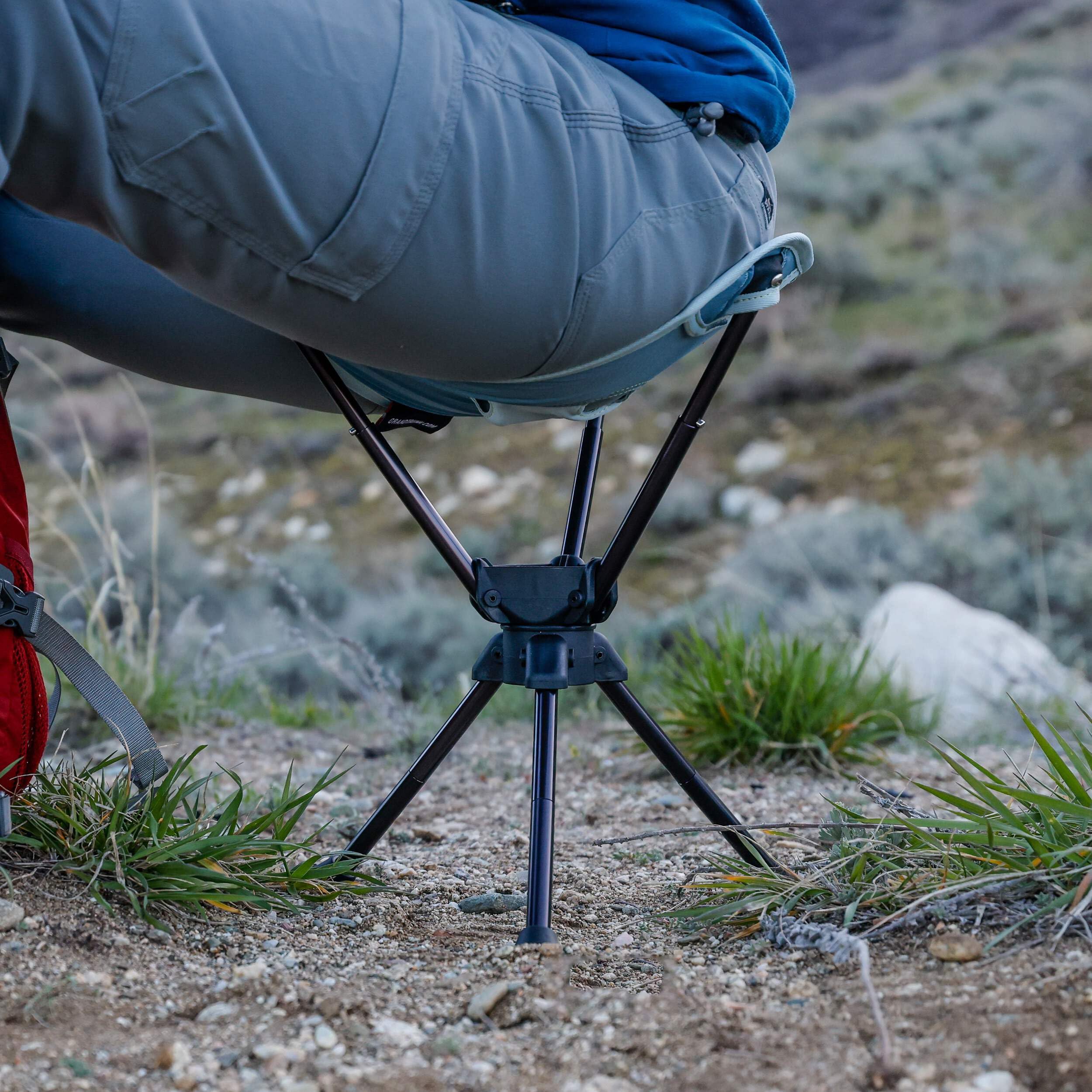 GRAND TRUNK Compass 360 UC 210D ripstop fabric resists wear during camping.