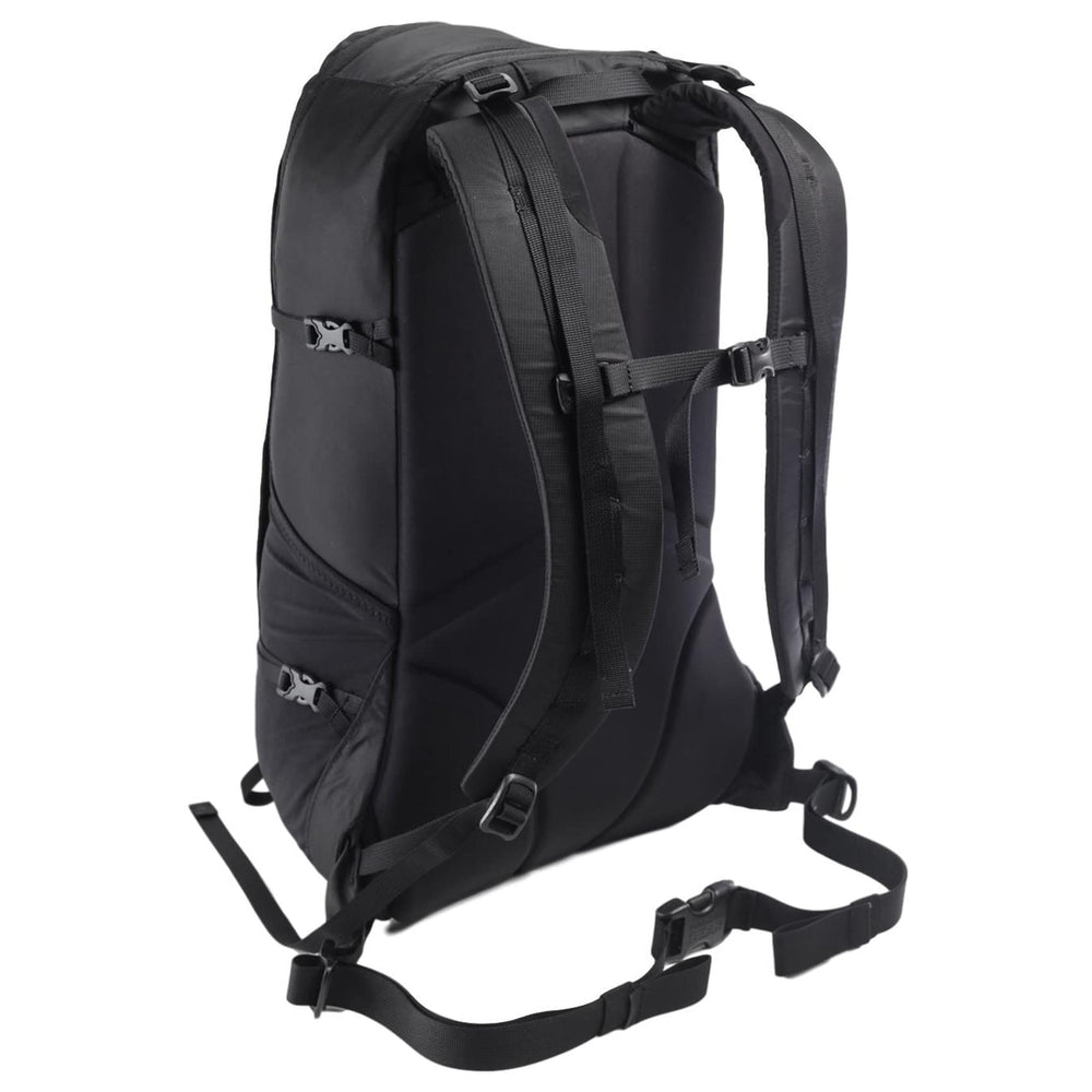 Granite Gear Dagger Ultralight Day Pack 22L front pocket with cord system for secure carry