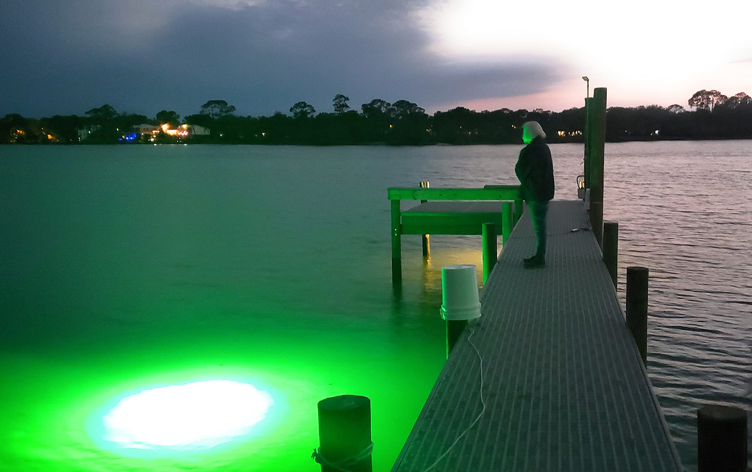 Green Blob Outdoors 110V underwater light works in saltwater and freshwater.