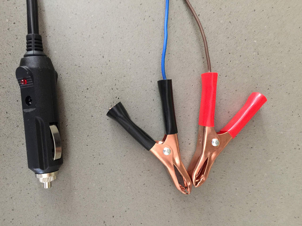 Heavy-duty 25-foot cable from Green Glow Dock Light for flexible setup.