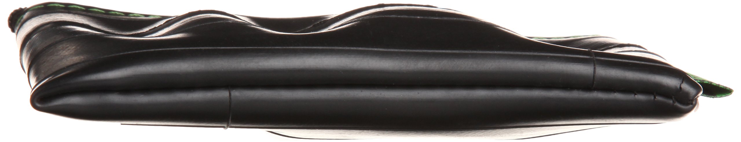 Green Guru Gear water-resistant exterior protects items during travel.
