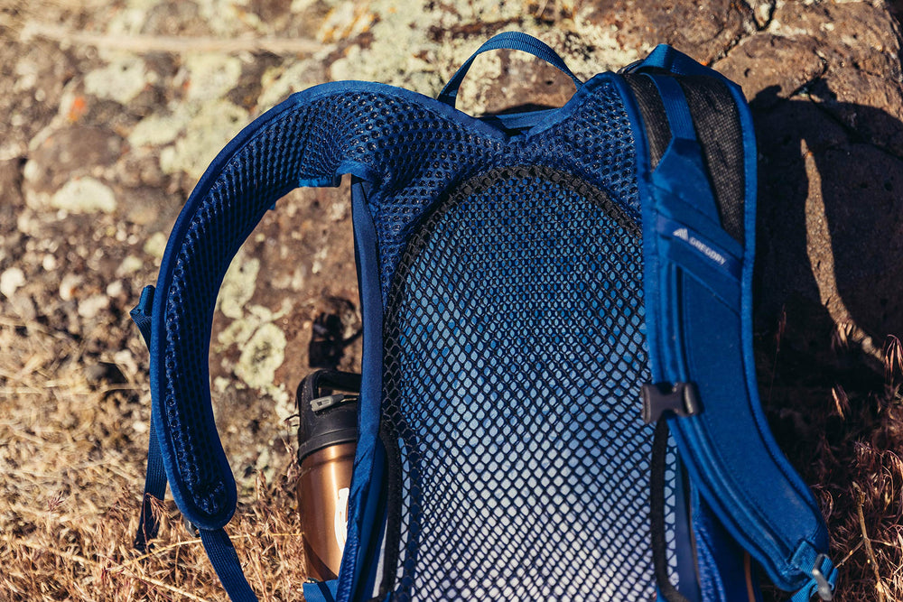 Gregory Arrio 22L Plus brick red reflective bungee for securing gear
