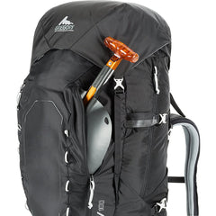 Gregory Denali 3D precurved hipbelt and harness reduce hot spots.