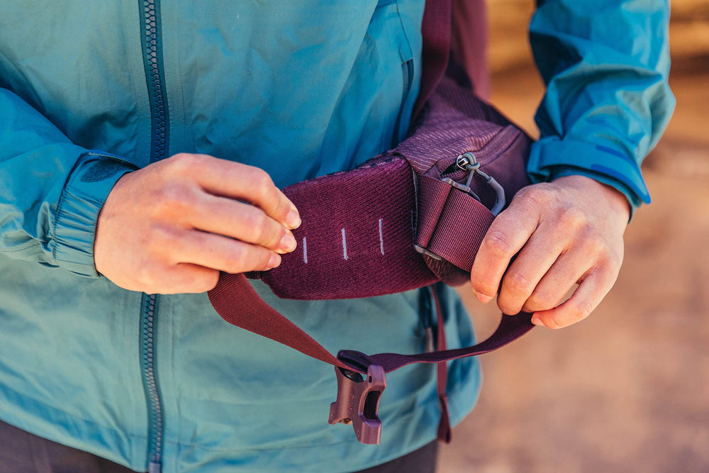 Gregory Deva 60L auto-rotating harness adapts to stride for a secure fit