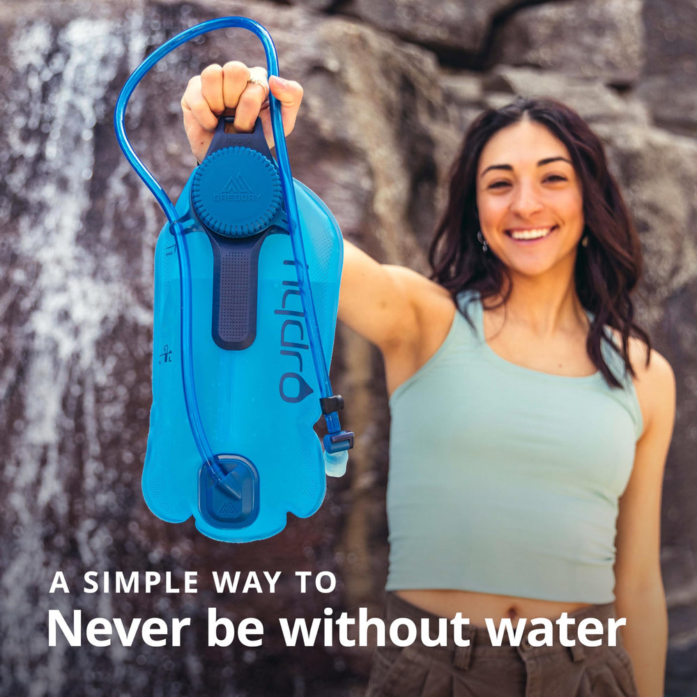 Gregory Hydro 2L includes magnetic sternum clip for easy hose docking.