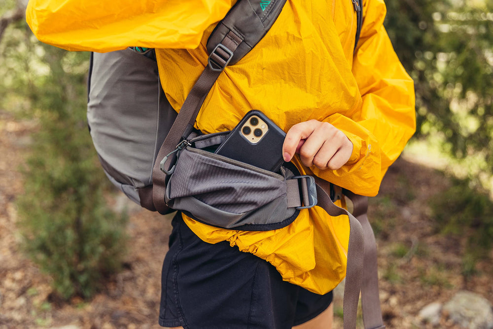 Gregory Jade 28L hip belt helps stabilize the load on rugged trails.