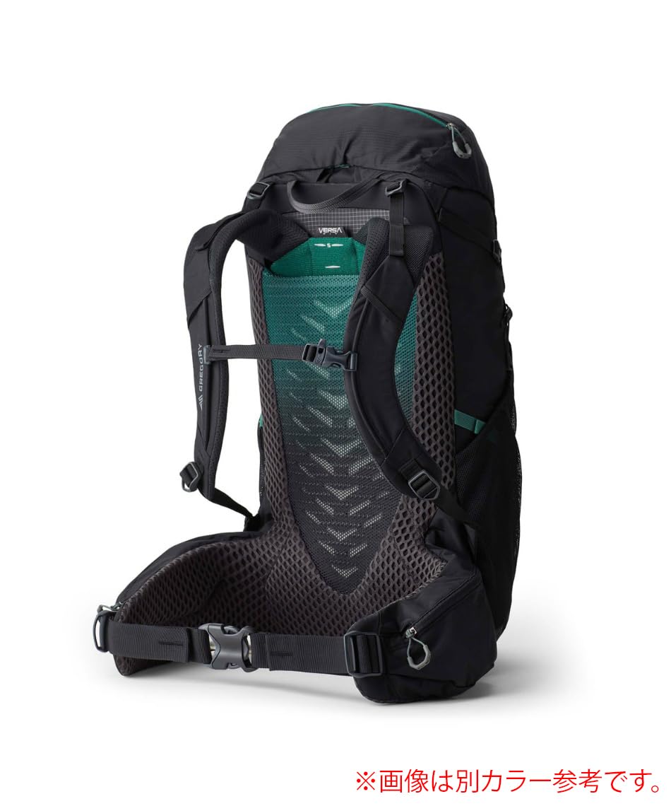 Gregory Stout 45 hipbelt pockets offer quick-access storage during day hikes.