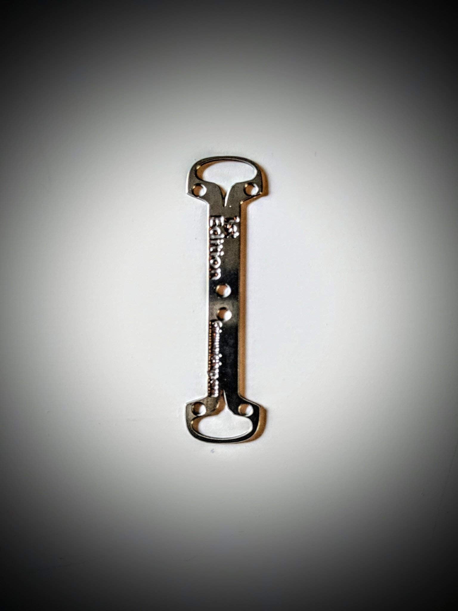 Grim Workshop micro spool ends cut view shows built-in cutting capability for quick breaks