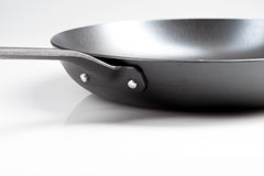 GSI Outdoors Guidecast 12-Inch Frying Pan handle design for comfort