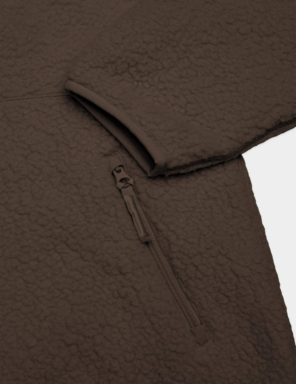 GTLIAE sleeve detail image highlights durable cuffs for active wear
