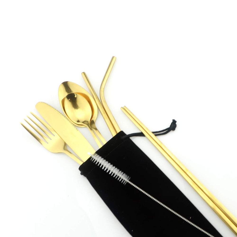 Gugrida Gold spoon with ergonomic handle for comfortable eating.