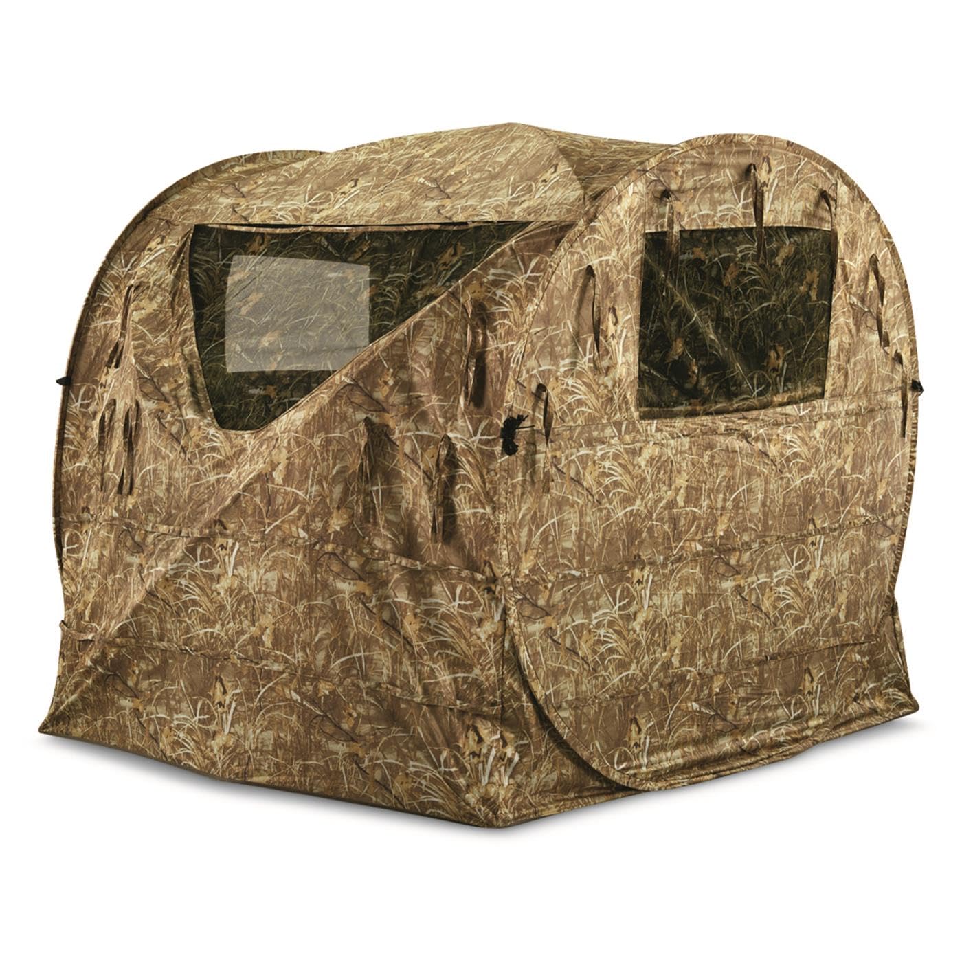 Guide Gear hay bale blind carry bag enables easy transport to hunting spots.