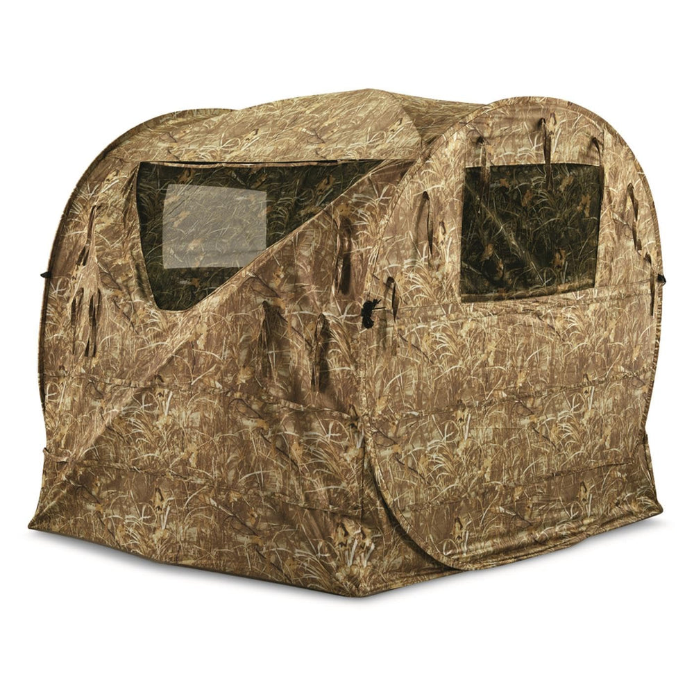 Guide Gear hay bale blind carry bag enables easy transport to hunting spots.