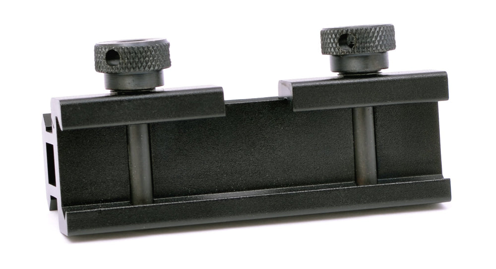 Hammers thumb screws with diamond knurling for quick, firm tightening without tools.
