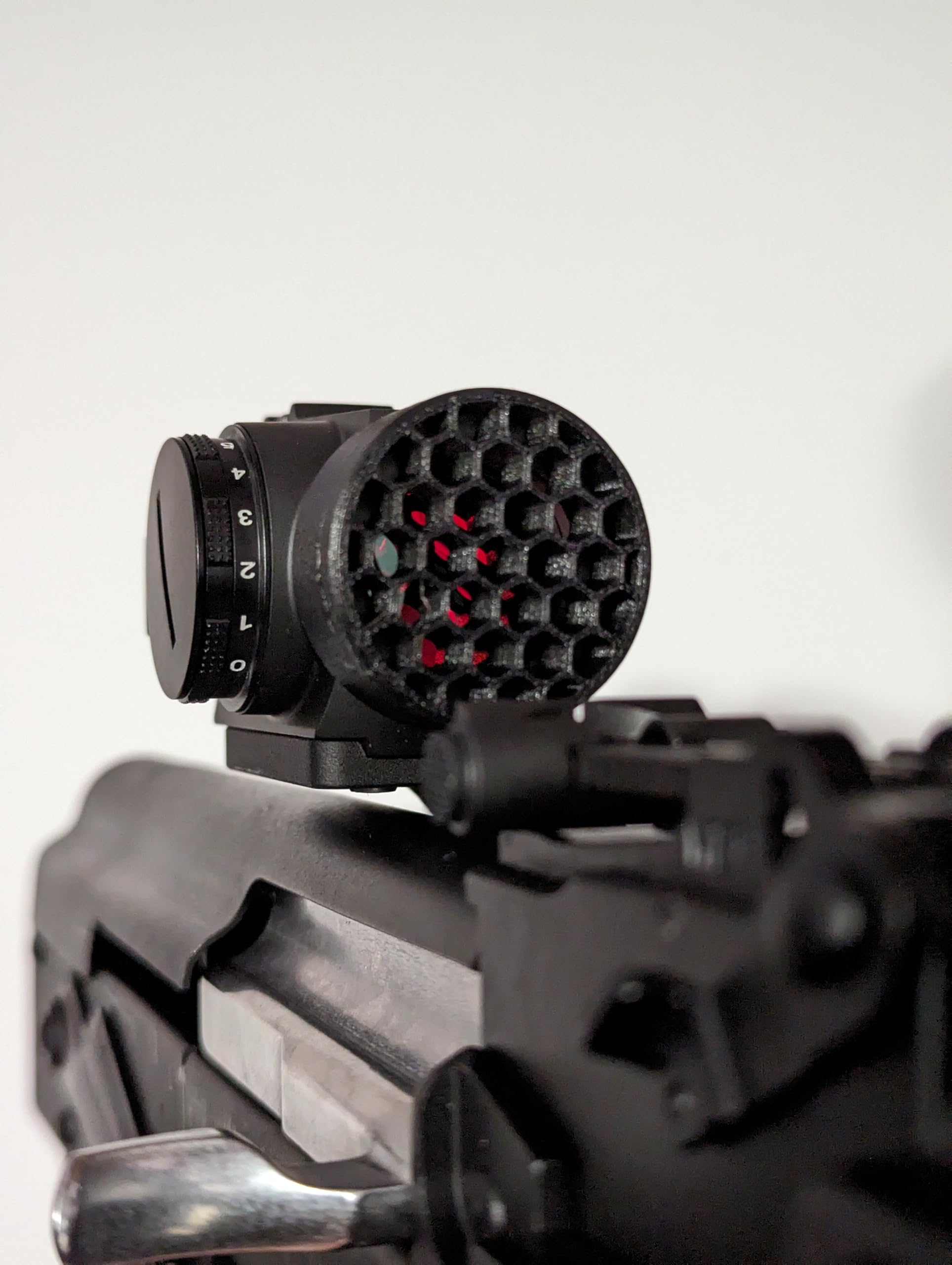 Hammy3DPrints Killflash installation may require light force to secure on the optic tip.