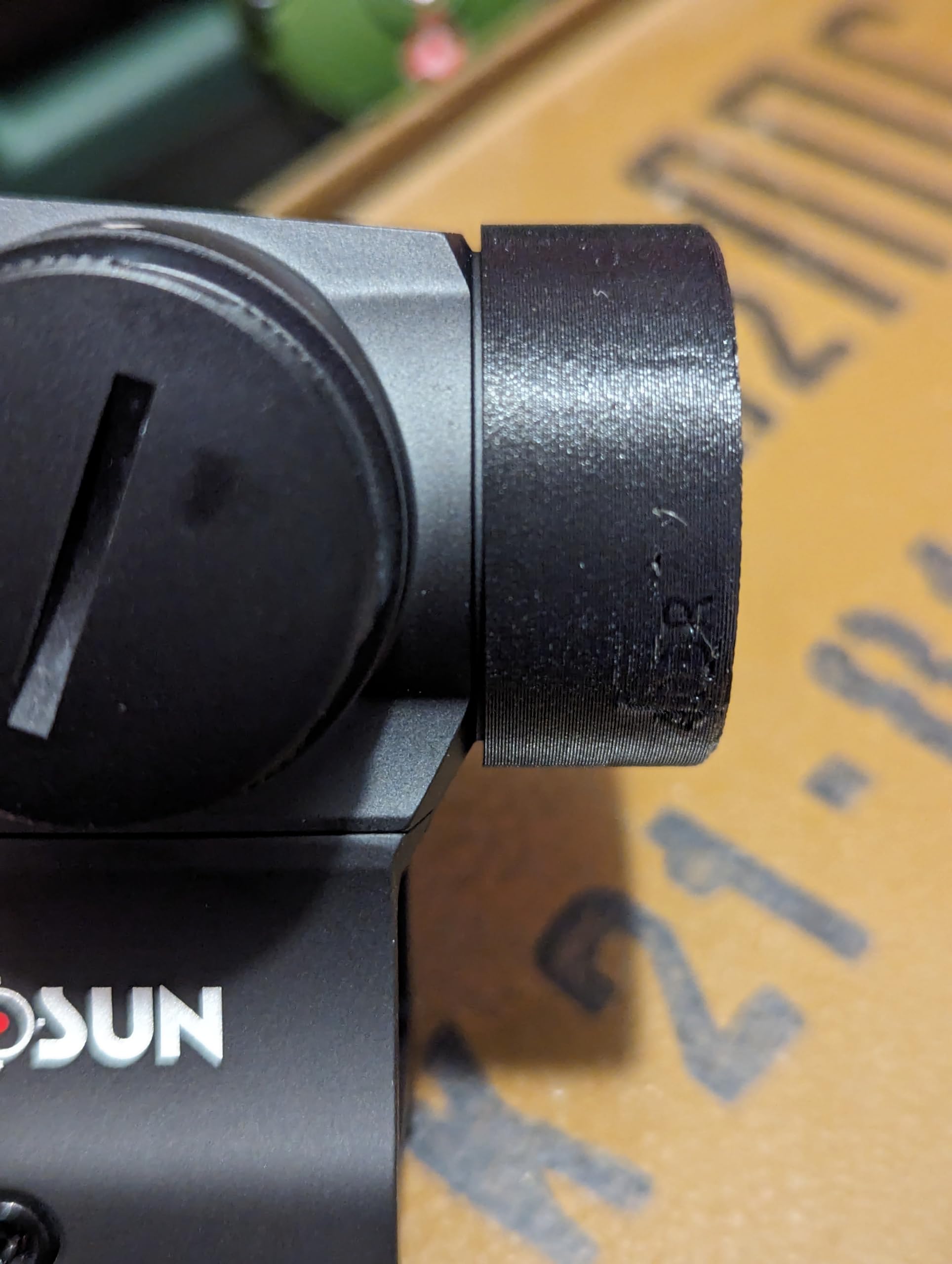 Installation tips: simple friction-fit for Holosun 403/503 without tools.