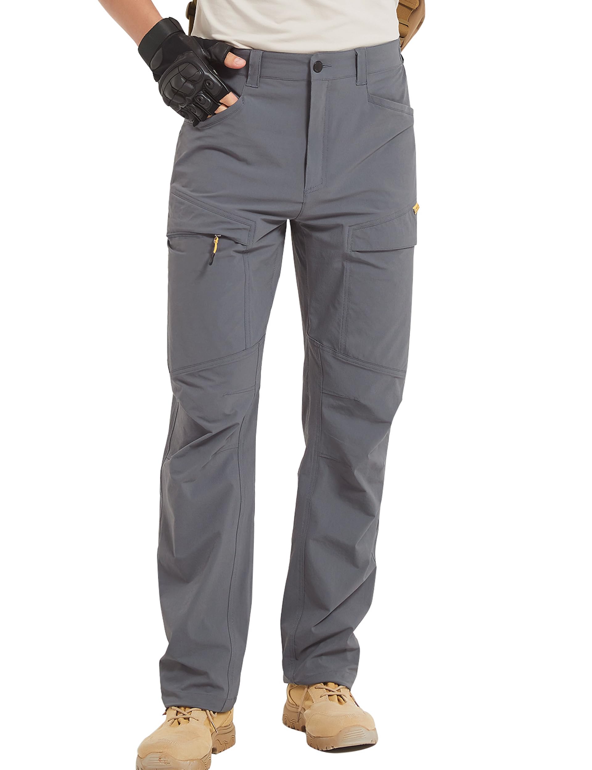 HARD LAND hiking pants with lightweight quick-dry fabric for nimble trail adventures.