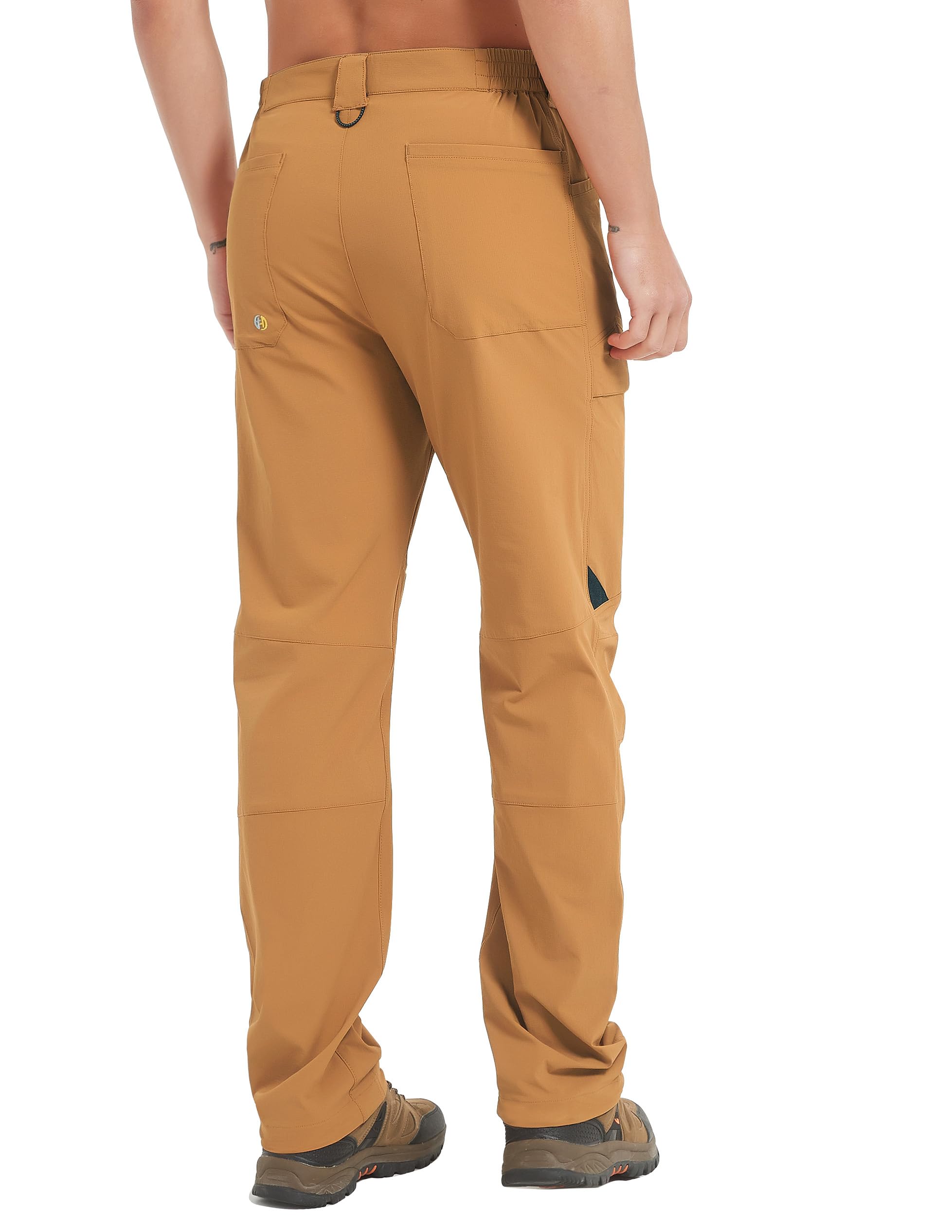 HARD LAND hiking pants cargo pockets detail for secure multi-pocket storage.