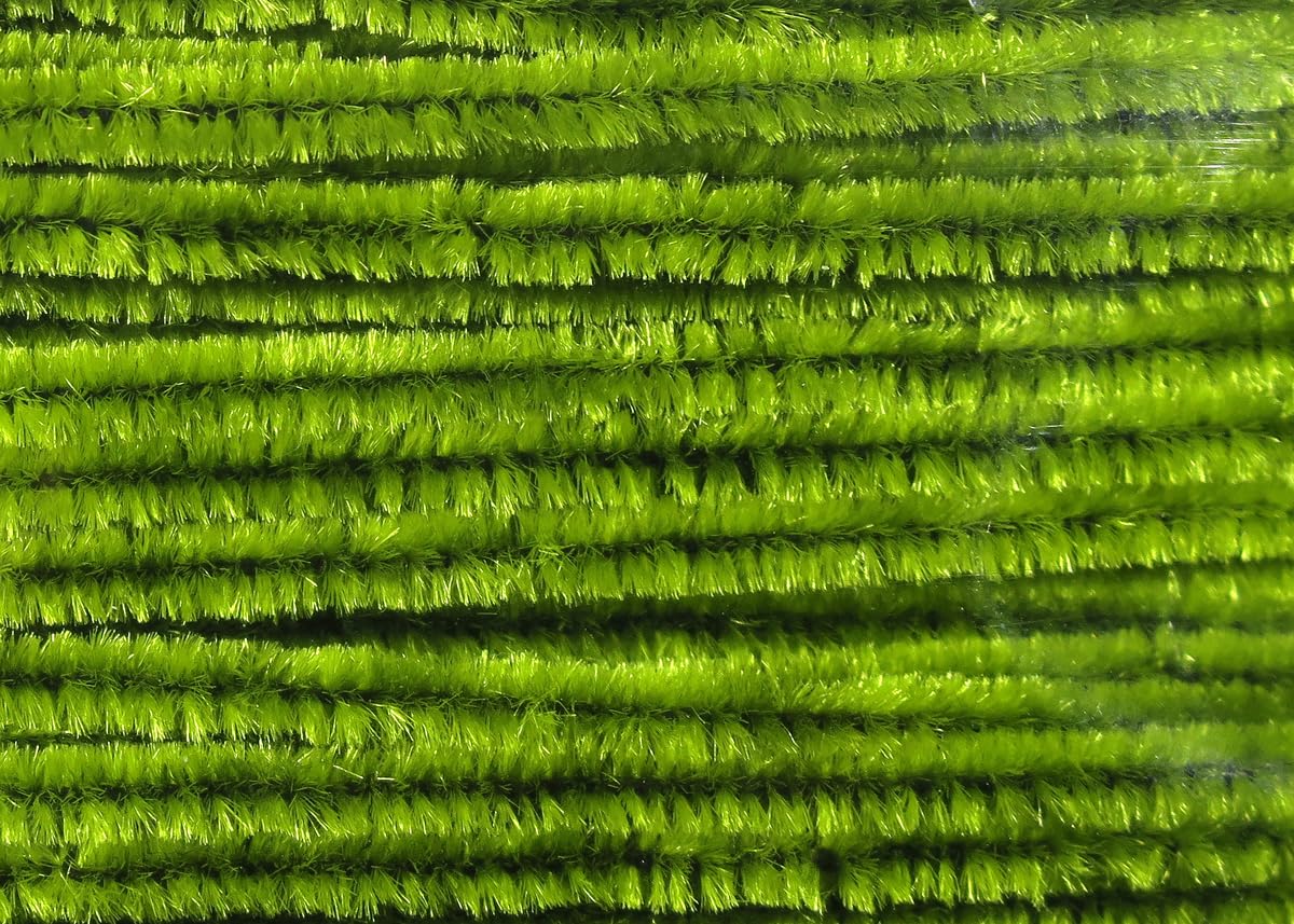 Hareline Dubbin Fine Chenille for small flies; creates slim, smooth-wrapped bodies.