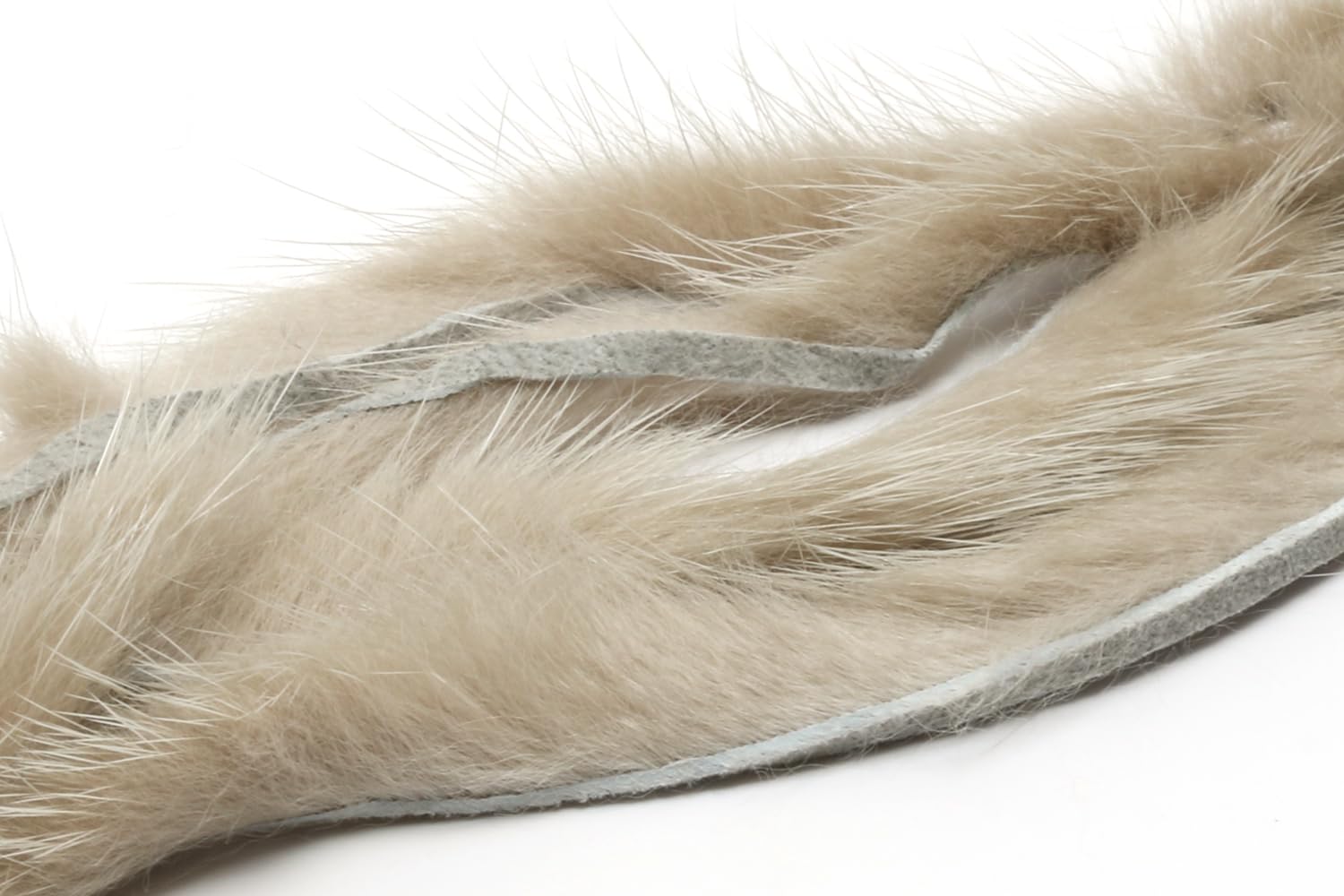 Hareline Mink Strips Grey packaging shows premium fly tying materials.