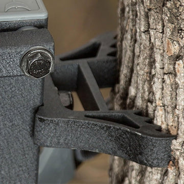 Hawk Combat silent attachment hooks reduce noise during installation.