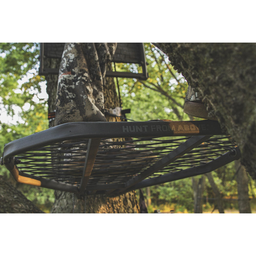 Hawk Cruzr foot-rest offers added support for extended hunting sessions.