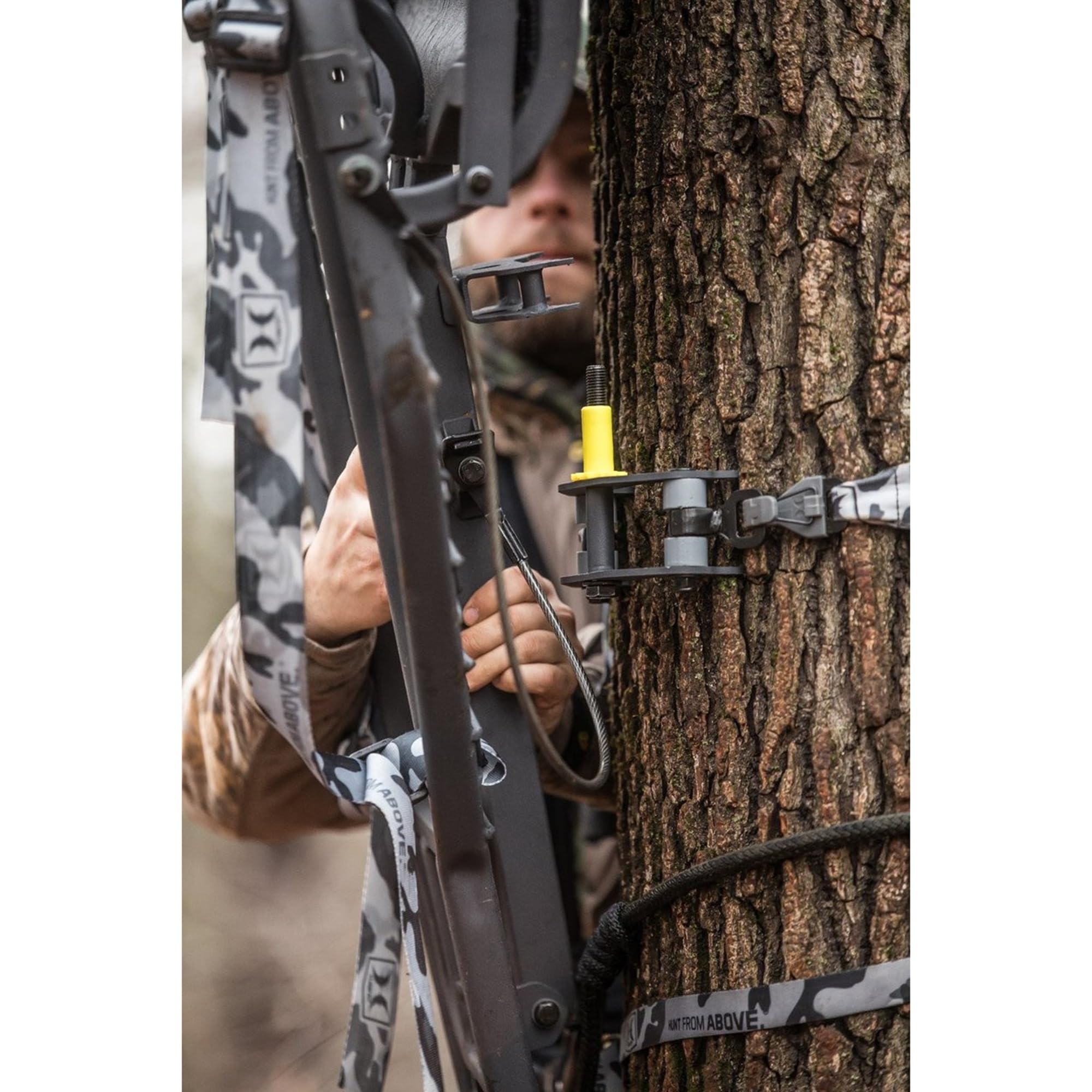 Hawk Cruzr silent-attachment-hooks minimize noise in setup.