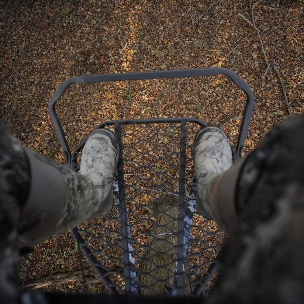 Hawk Helium Kickback XL textured coating resists weather and wear.