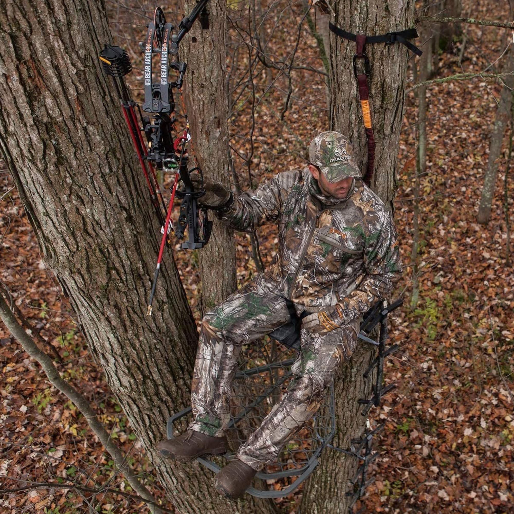 Hawk Helium Kickback XL wide platform supports comfortable stance.