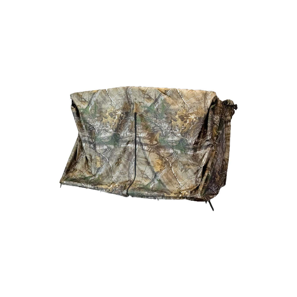 Center zipper entry and weatherproof Realtree Xtra fabric on 2-man ladder blind