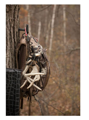 Hawk Jab Handle Tree Hook supports up to 40 pounds of gear