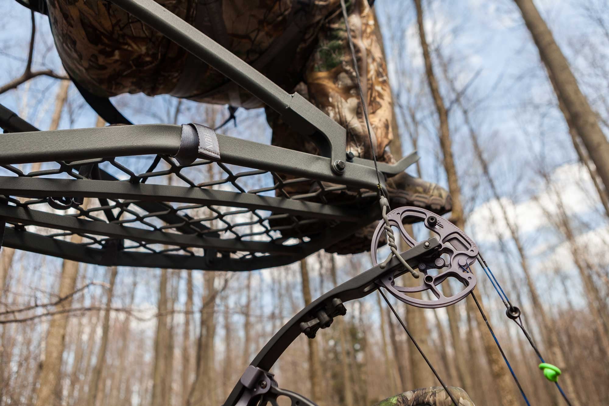 40-lb lift capacity Hawk twist-tie rope in use