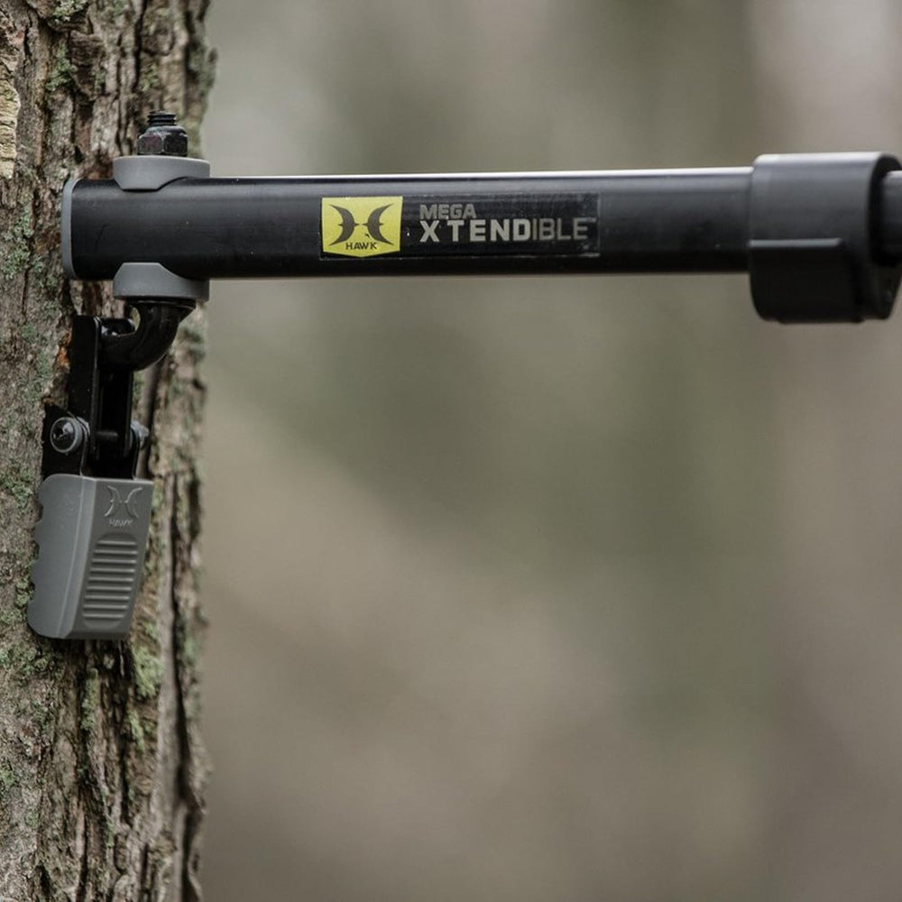 Ultra-sharp auger-tip threads on Hawk Mega Xtendible Arm ease hardwood installation