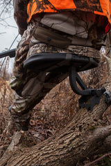 HAWK PERFORMANCE 360° swivel seat enables stealthy, full-range turns for surrounding shots.