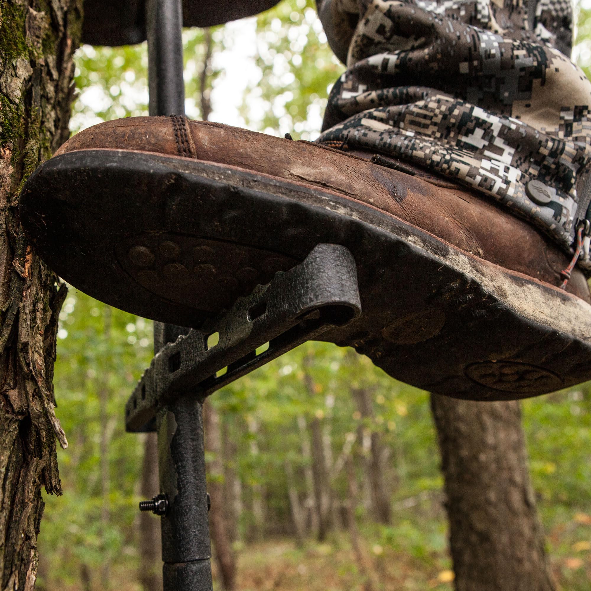 Hawk Traction stick compact design supports high reach up to 20 feet